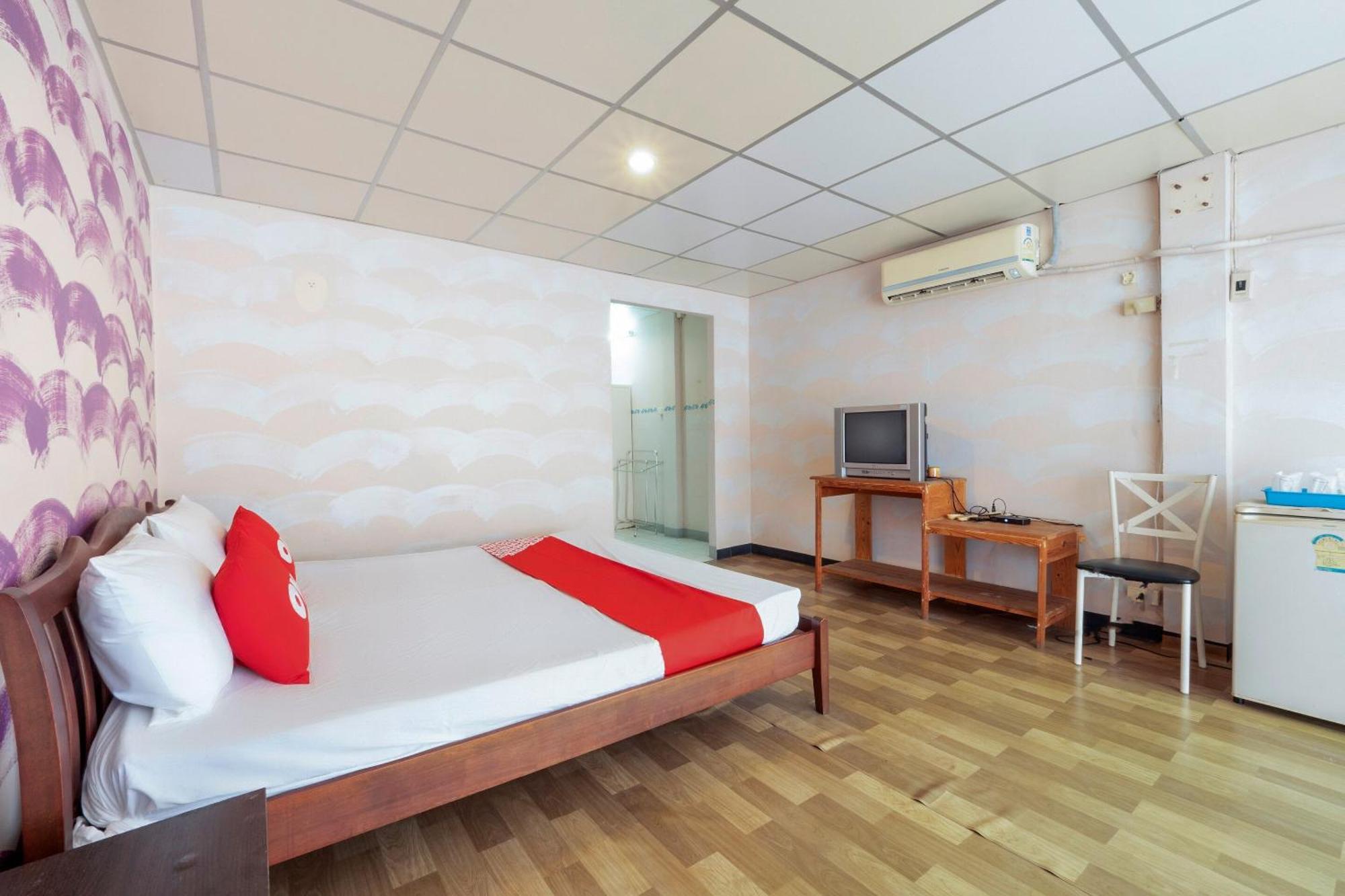 Oyo 1152 Hongpak Mint Hotel Bang Saen Bagian luar foto