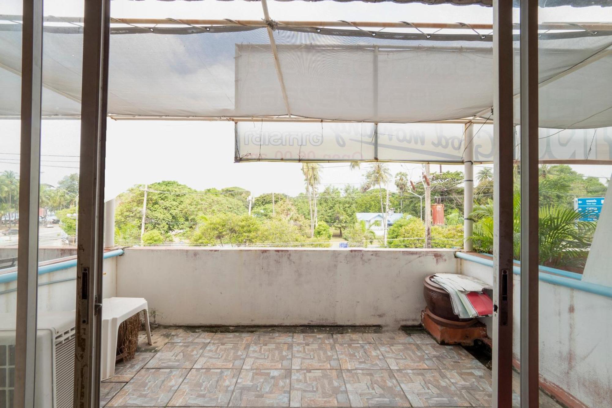 Oyo 1152 Hongpak Mint Hotel Bang Saen Bagian luar foto