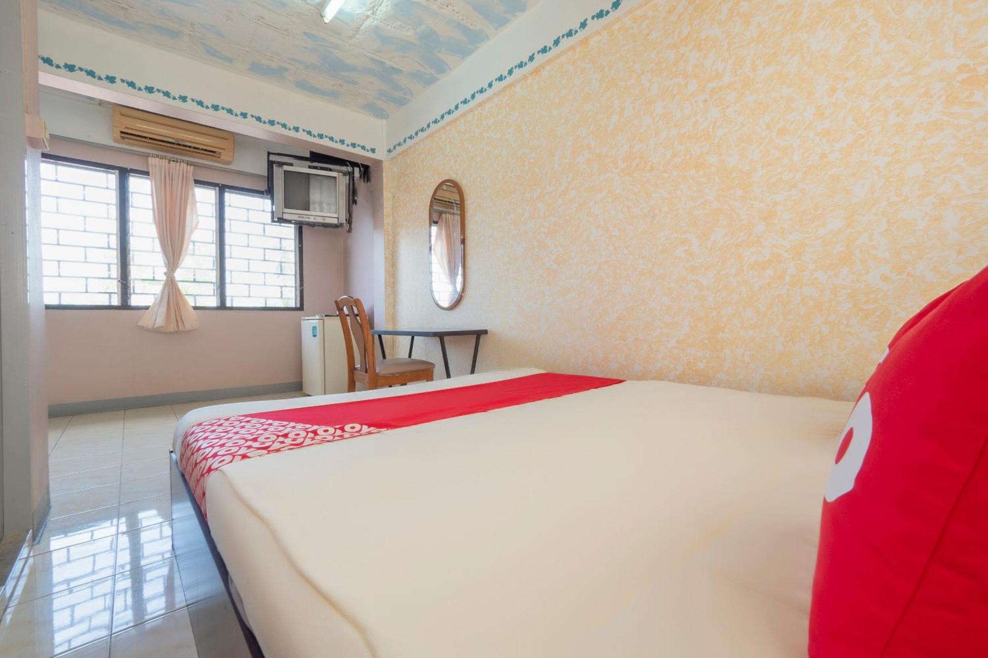 Oyo 1152 Hongpak Mint Hotel Bang Saen Bagian luar foto