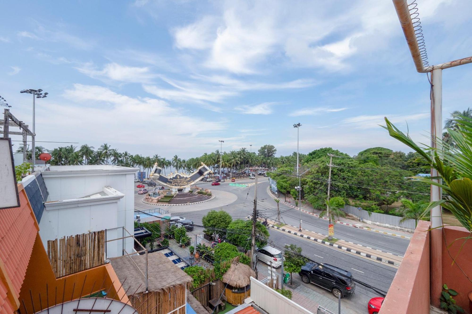 Oyo 1152 Hongpak Mint Hotel Bang Saen Bagian luar foto